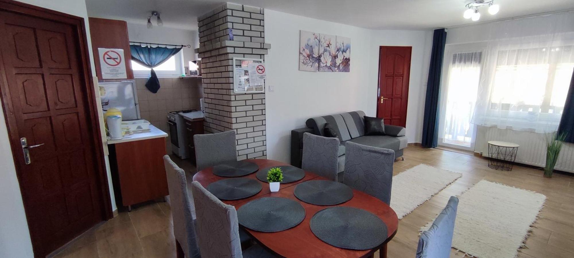 Bazsi Apartman Хайдусобосло Экстерьер фото