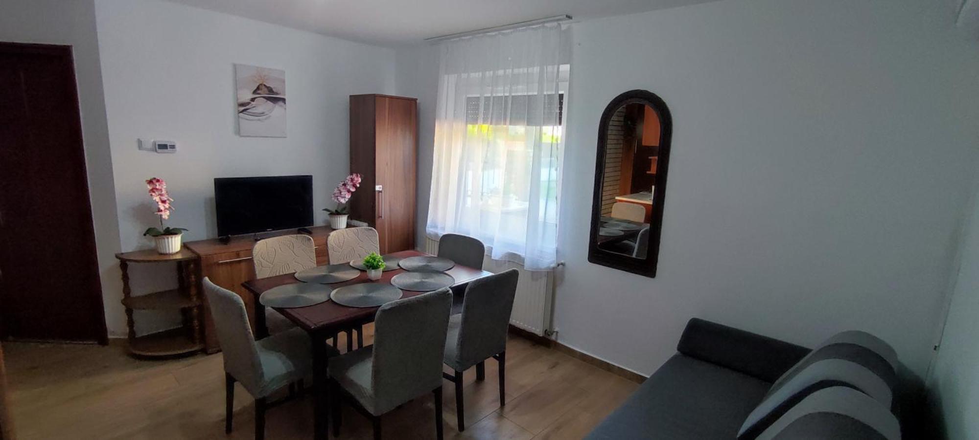Bazsi Apartman Хайдусобосло Экстерьер фото